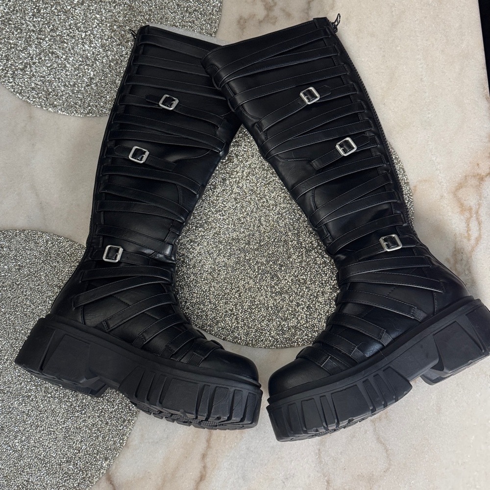 Dollskill darker wavs black platform boots 9 - Picture 9 of 12